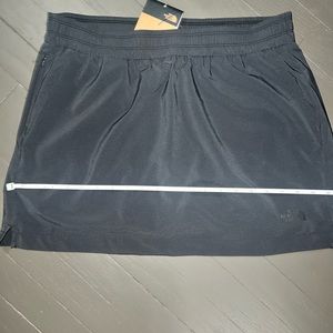 NWT The Northface skort. Size L. Black. Very comfortable and lightweight